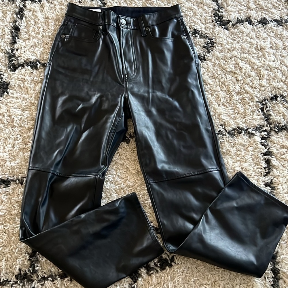 (14)GAP Black Cheeky Straight pants